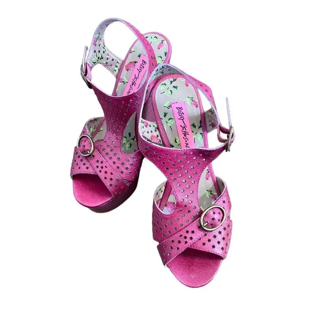 Betsey Johnson Women’s 6 Pink Calico Star Cutout Platform Shoes